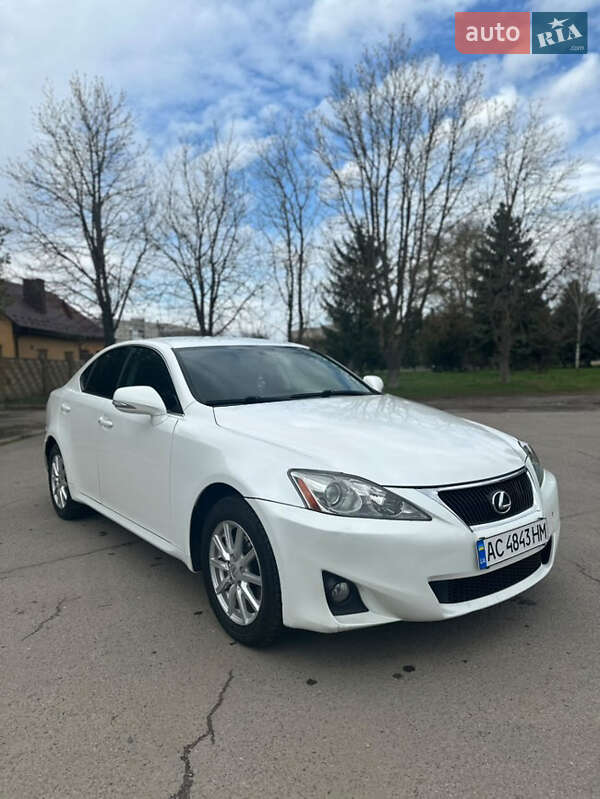 Седан Lexus IS 2012 в Луцке
