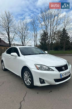 Седан Lexus IS 2012 в 