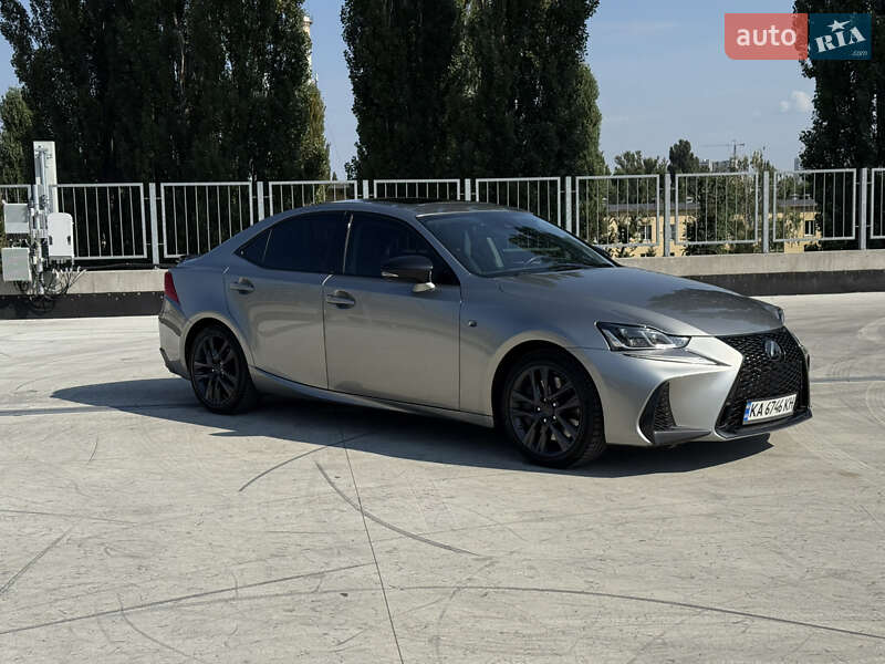Седан Lexus IS 2018 в Киеве