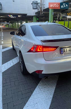 Седан Lexus IS 2013 в 