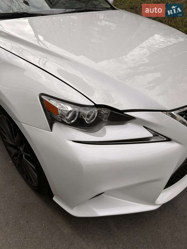 Седан Lexus IS 2013 в Киеве