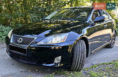 Седан Lexus IS 2006 в Березані