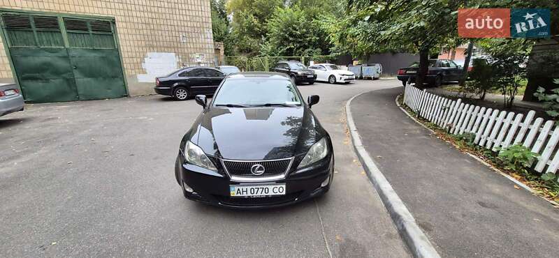Седан Lexus IS 2006 в Киеве