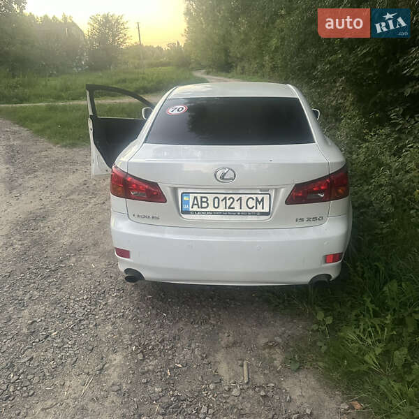 Седан Lexus IS 2007 в Виннице