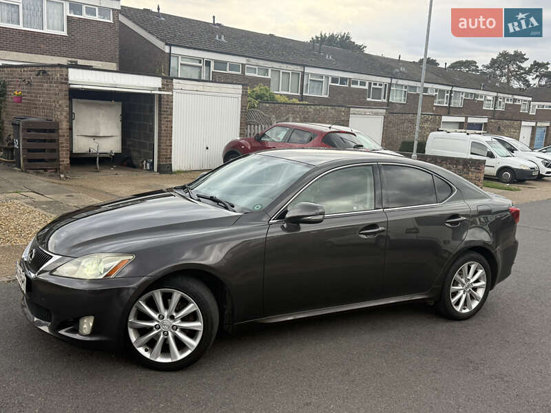 Седан Lexus IS 2009 в Краснограде