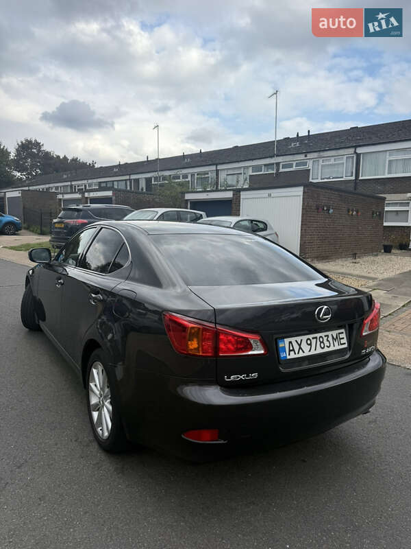 Седан Lexus IS 2009 в Краснограде