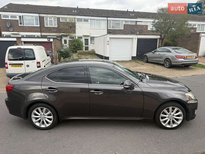 Седан Lexus IS 2009 в Краснограде