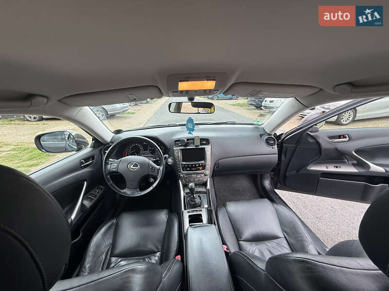 Седан Lexus IS 2009 в Краснограде