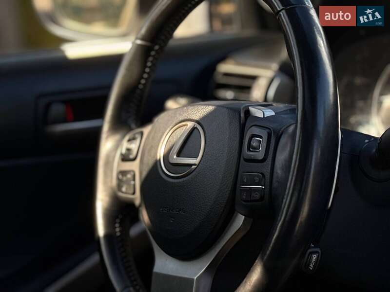 Седан Lexus IS 2017 в Киеве