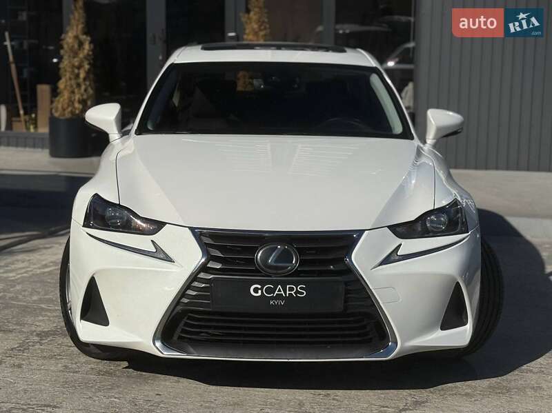 Седан Lexus IS 2017 в Киеве