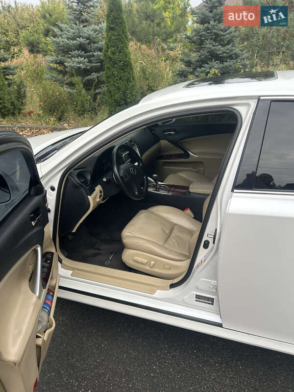 Седан Lexus IS 2008 в Киеве