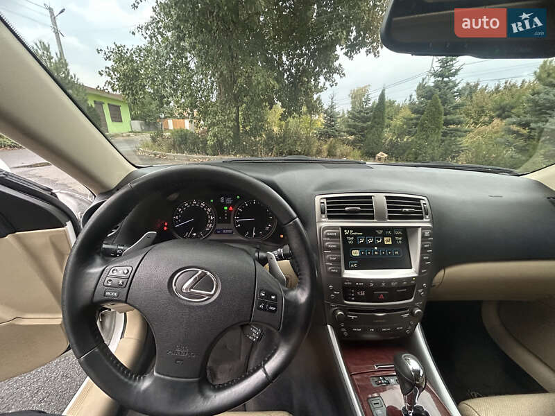 Седан Lexus IS 2008 в Киеве