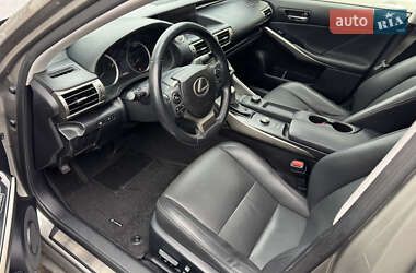 Седан Lexus IS 2014 в 