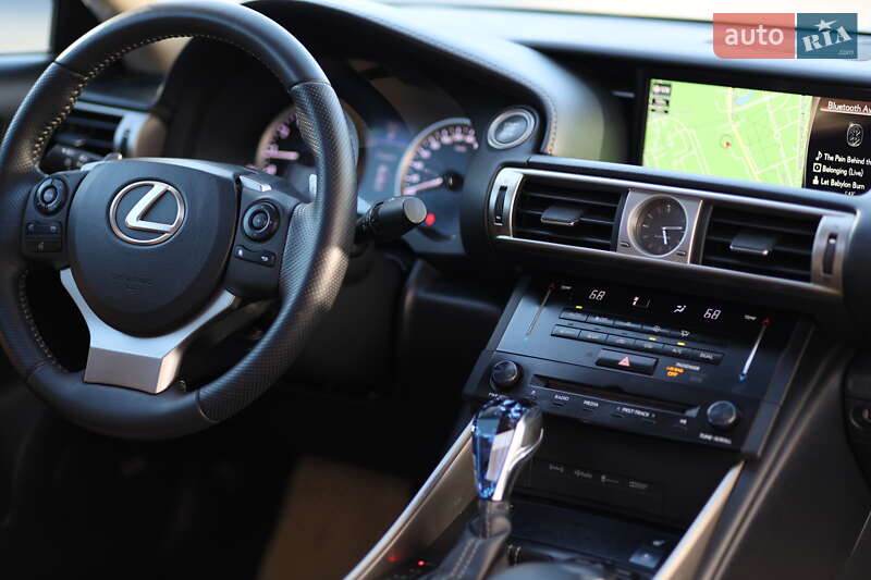 Седан Lexus IS 2013 в Киеве