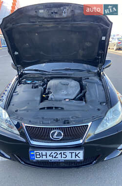 Седан Lexus IS 2005 в 