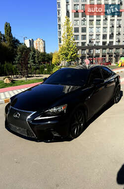 Седан Lexus IS 2016 в 