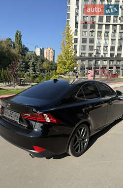 Седан Lexus IS 2016 в 