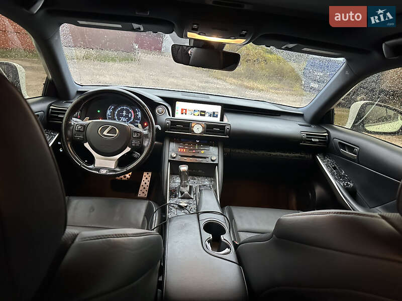 Седан Lexus IS 2018 в Житомире