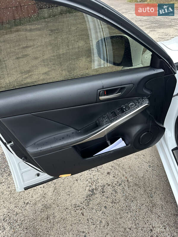 Седан Lexus IS 2018 в Житомире