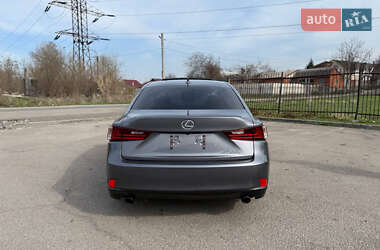 Седан Lexus IS 2016 в 