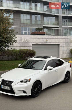 Седан Lexus IS 2016 в 