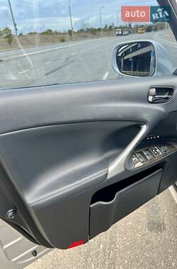 Седан Lexus IS 2010 в 