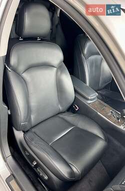 Седан Lexus IS 2010 в 