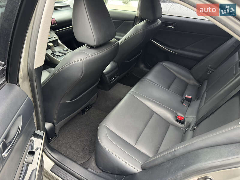 Седан Lexus IS 2014 в Киеве