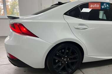 Седан Lexus IS 2016 в 