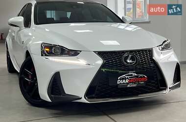 Седан Lexus IS 2016 в 