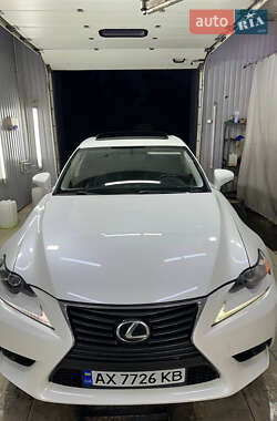 Седан Lexus IS 2014 в 