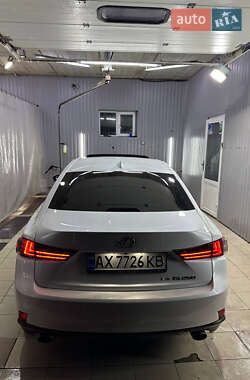 Седан Lexus IS 2014 в 