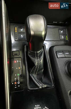 Седан Lexus IS 2014 в 