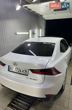 Седан Lexus IS 2014 в 