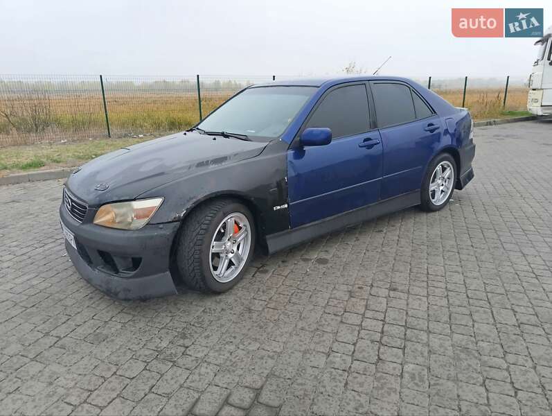 Седан Lexus IS 1999 в Новомосковске фото 4 Седан Lexus IS 1999 в Новомосковске