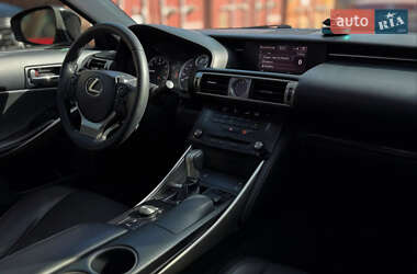Седан Lexus IS 2014 в 