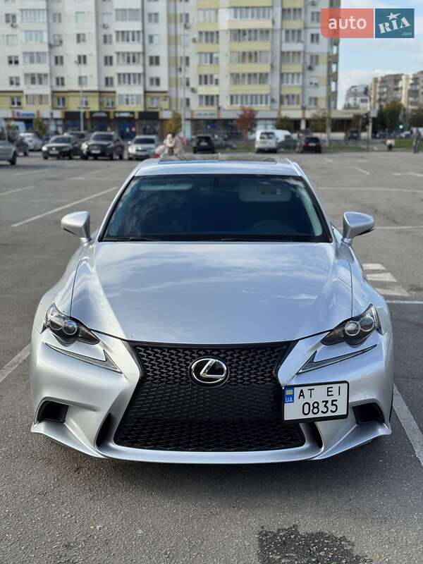 Седан Lexus IS 2015 в Ивано-Франковске