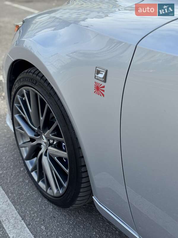 Седан Lexus IS 2015 в Ивано-Франковске