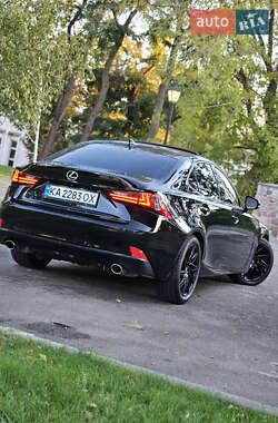 Седан Lexus IS 2014 в 