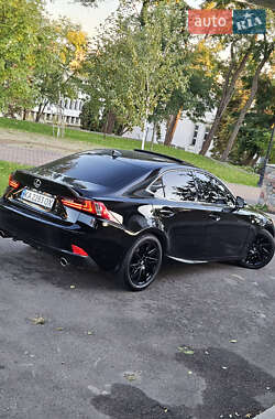 Седан Lexus IS 2014 в 