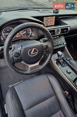 Седан Lexus IS 2014 в 