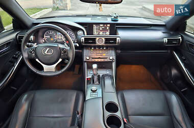 Седан Lexus IS 2014 в 