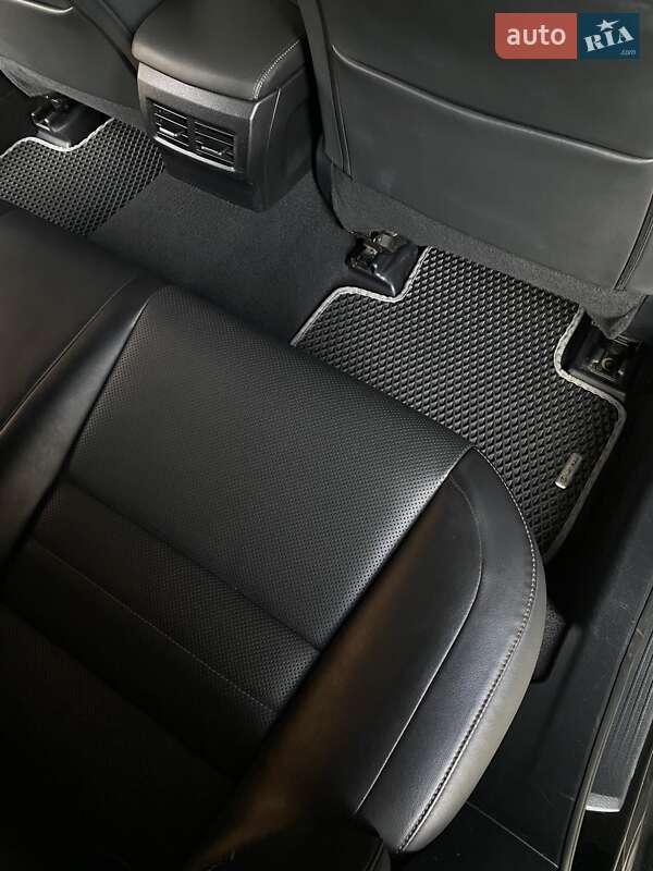 Седан Lexus IS 2015 в Богодухіву фото 17 Седан Lexus IS 2015 в Богодухіву