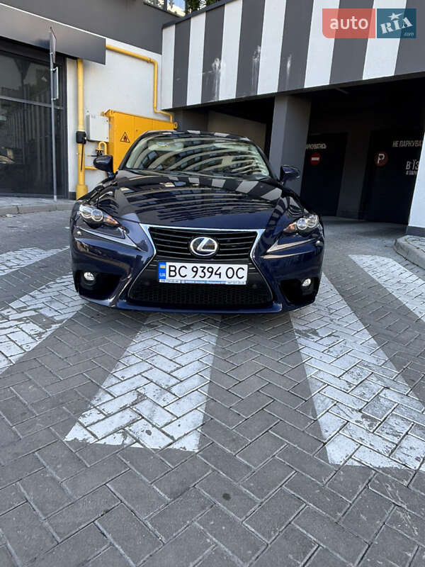 Седан Lexus IS 2015 в Львові фото 2 Седан Lexus IS 2015 в Львові