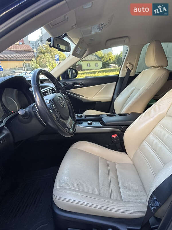 Седан Lexus IS 2015 в Львові фото 14 Седан Lexus IS 2015 в Львові