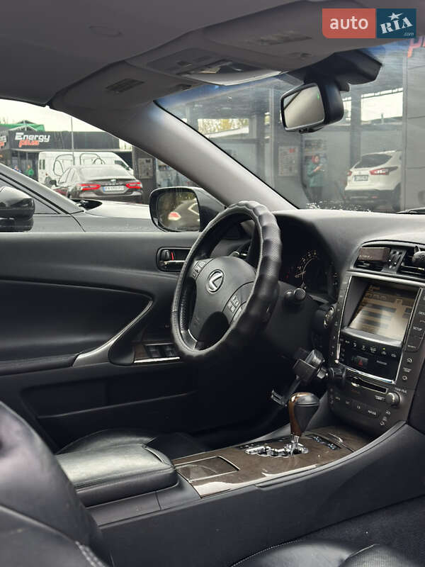 Кабриолет Lexus IS 2009 в Киеве фото 3 Кабриолет Lexus IS 2009 в Киеве