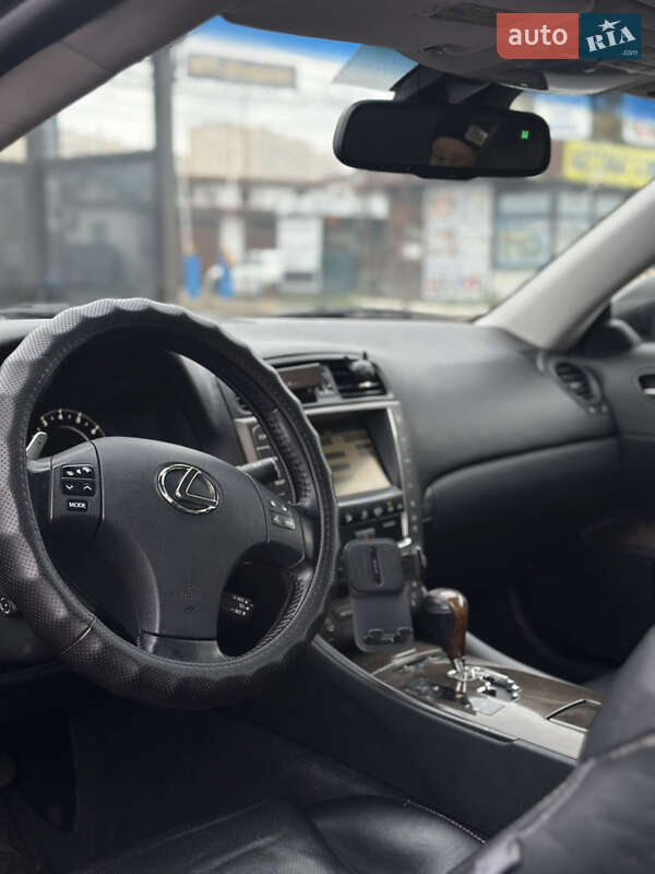 Кабриолет Lexus IS 2009 в Киеве фото 13 Кабриолет Lexus IS 2009 в Киеве