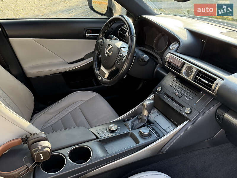 Седан Lexus IS 2015 в Коломые фото 39 Седан Lexus IS 2015 в Коломые