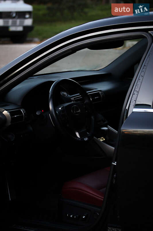 Седан Lexus IS 2014 в Ивано-Франковске фото 34 Седан Lexus IS 2014 в Ивано-Франковске