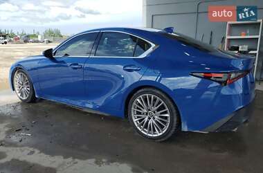 Седан Lexus IS 2023 в  фото 2 Седан Lexus IS 2023 в